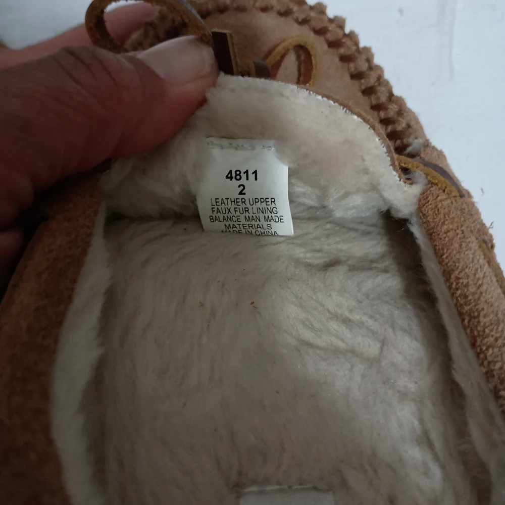 Child Size 2 Minnetonka Moccasin Slipper Shoes